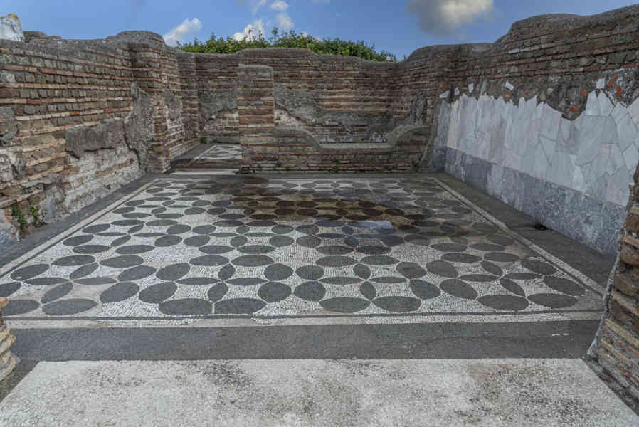 Italia - Ostia 41 - parque arqueológico de Ostia Antica.jpg